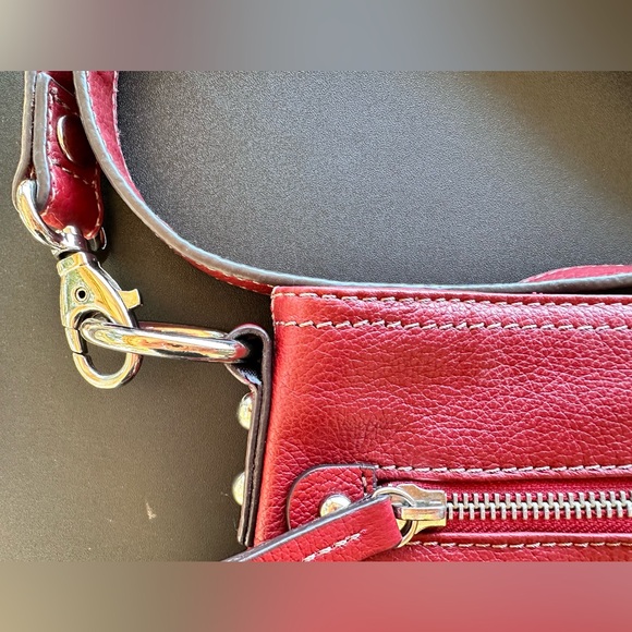 Tignanello Crossbody Handbag, Red Leather Organizer Top Zipper Shoulder Bag - Picture 4 of 8